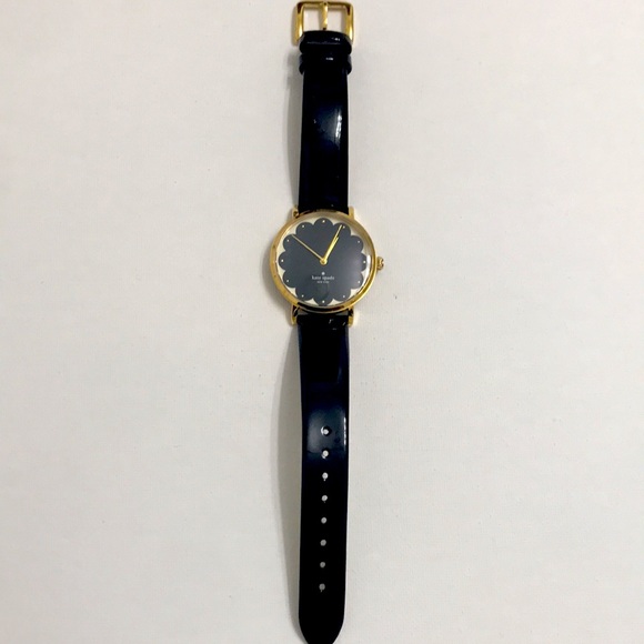 Kate Spade Scallop Watch - Picture 2 of 10